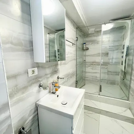 Appartement Old Town Retreat No 8 - - Half Ground Level With Windows - Demisol Boekarest