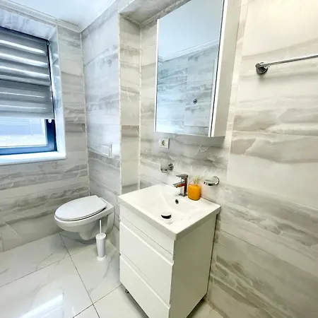 Old Town Retreat No 8 - - Half Ground Level With Windows - Demisol Apartament *