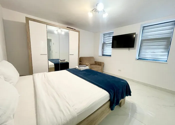 Apartman Old Town Retreat No 8 - - Half Ground Level With Windows - Demisol