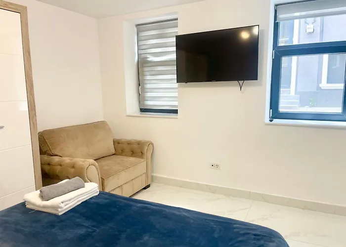 Old Town Retreat No 8 - - Half Ground Level With Windows - Demisol Apartman *