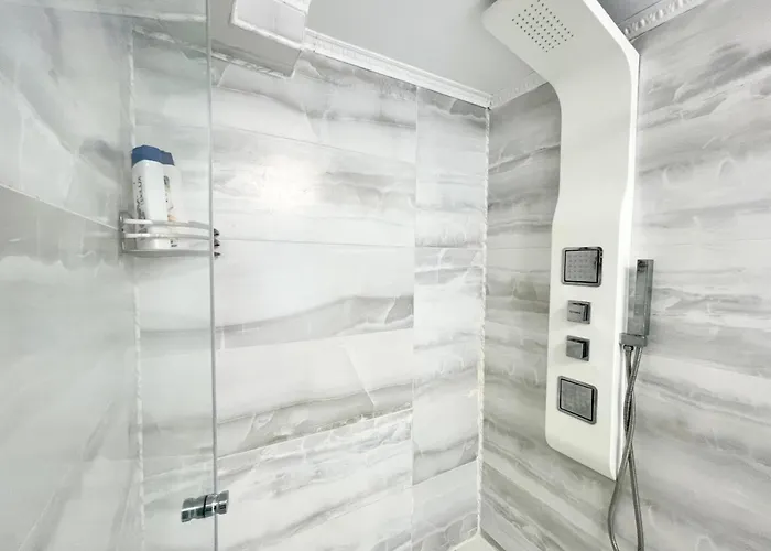 Lejlighed Old Town Retreat No 8 - - Half Ground Level With Windows - Demisol Bukarest