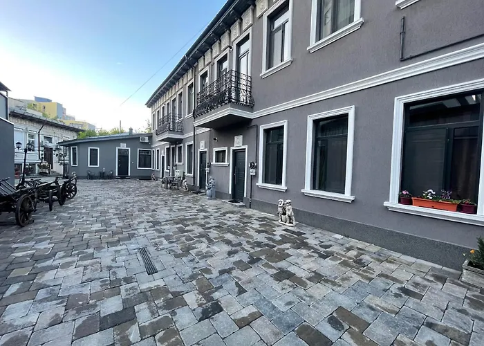 Apartman Old Town Retreat No 8 - - Half Ground Level With Windows - Demisol