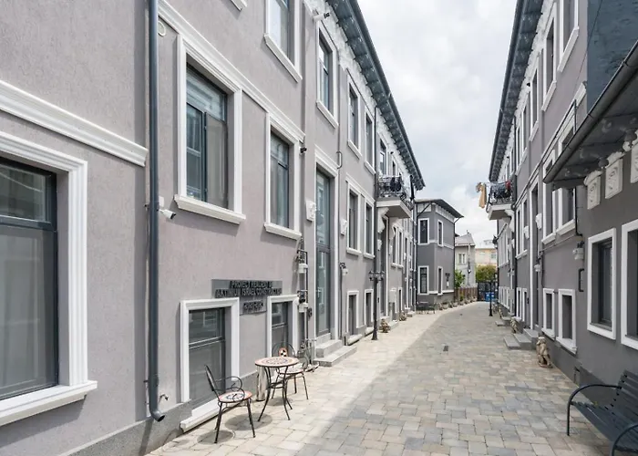 Old Town Retreat No 8 - - Half Ground Level With Windows - Demisol Apartman Bukarest