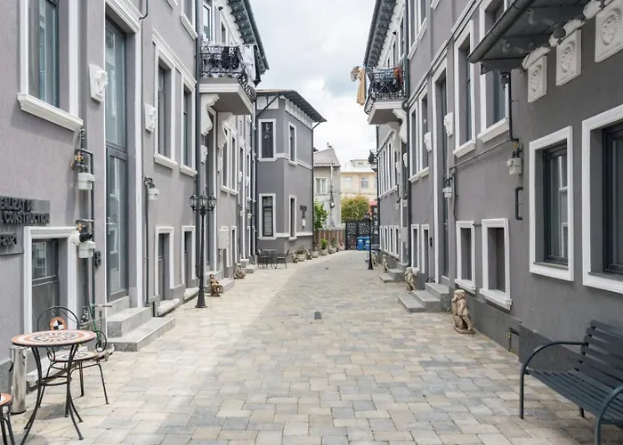 Lejlighed Old Town Retreat No 8 - - Half Ground Level With Windows - Demisol