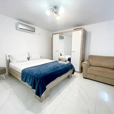 Old Town Retreat No 8
